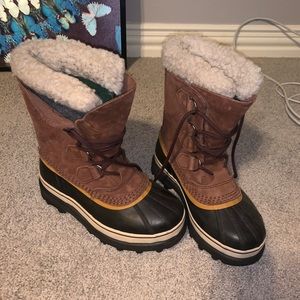 SOREL SNOW BOOTS!! ONLY WORN ONCE!!